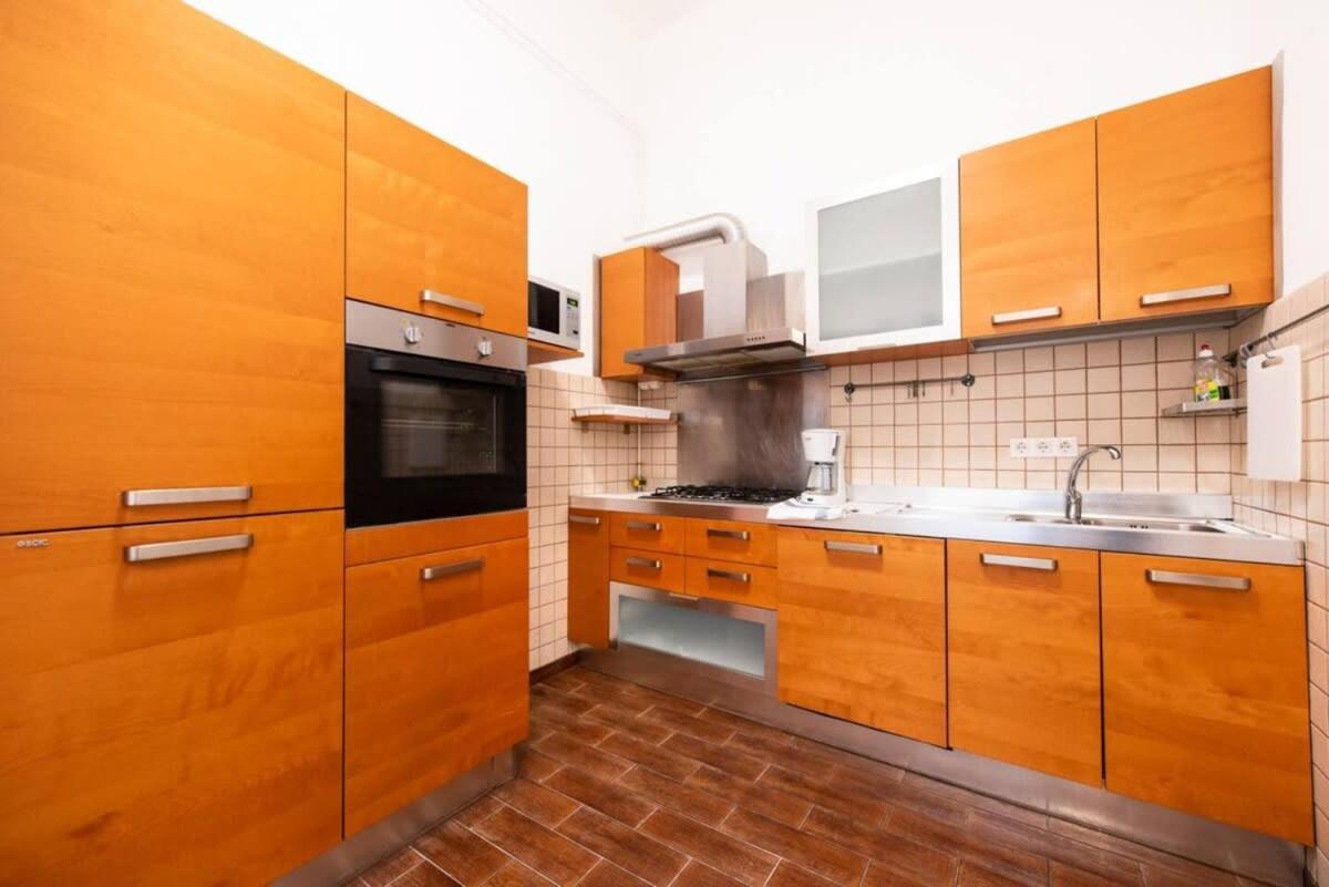 Very Central Convenient Large Ac Place Budapeszt Zewnętrze zdjęcie