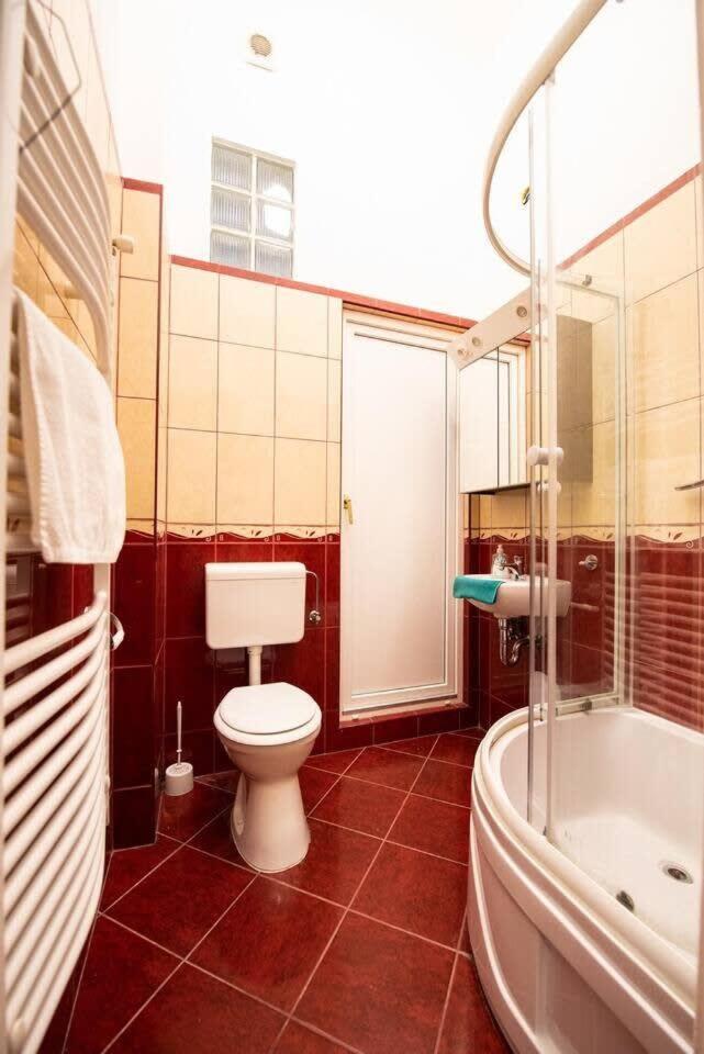 Very Central Convenient Large Ac Place Budapeszt Zewnętrze zdjęcie
