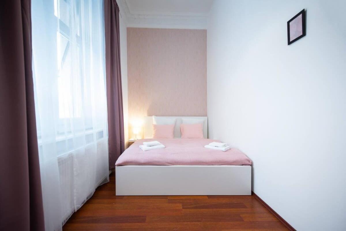 Very Central Convenient Large Ac Place Budapeszt Zewnętrze zdjęcie